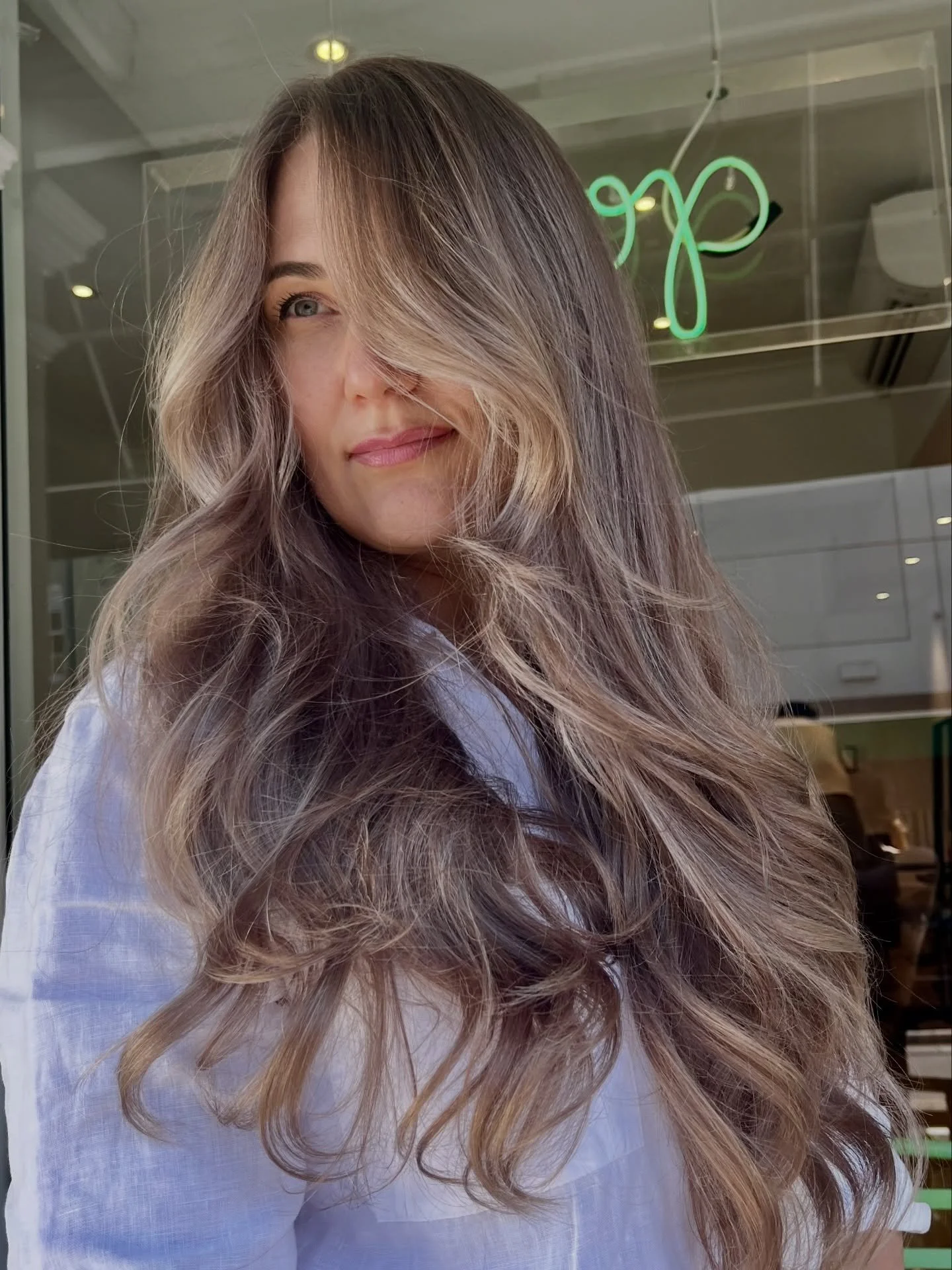 Bouncy blowdry fixing any mood 🫱🏼&zwj;🫲🏻 
.
.
.
.
.
.
.
.
.
.
#braidstyles #braids #braidinsta #braidedhairstyles #braided #balayage #balayageombre #balayagehair #balayagespecialist #highlights #blondehighlights #highlightshair #haircolor #hairdr