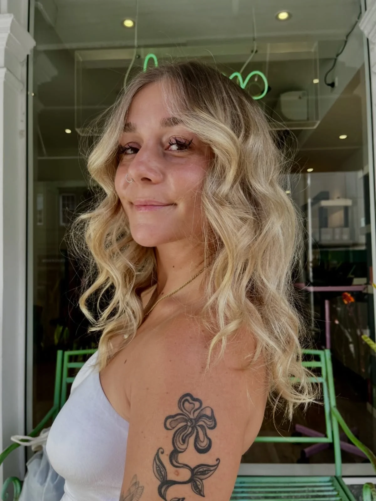 Blonde, but make it healthy. 
Dimensional, but make it effortless. 💫

If you&rsquo;ve been thinking about going lighter while keeping your hair strong, shiny, and touchably soft!

#Balayage #HealthyHair #K18 #BlondeSpecialist #blondehair