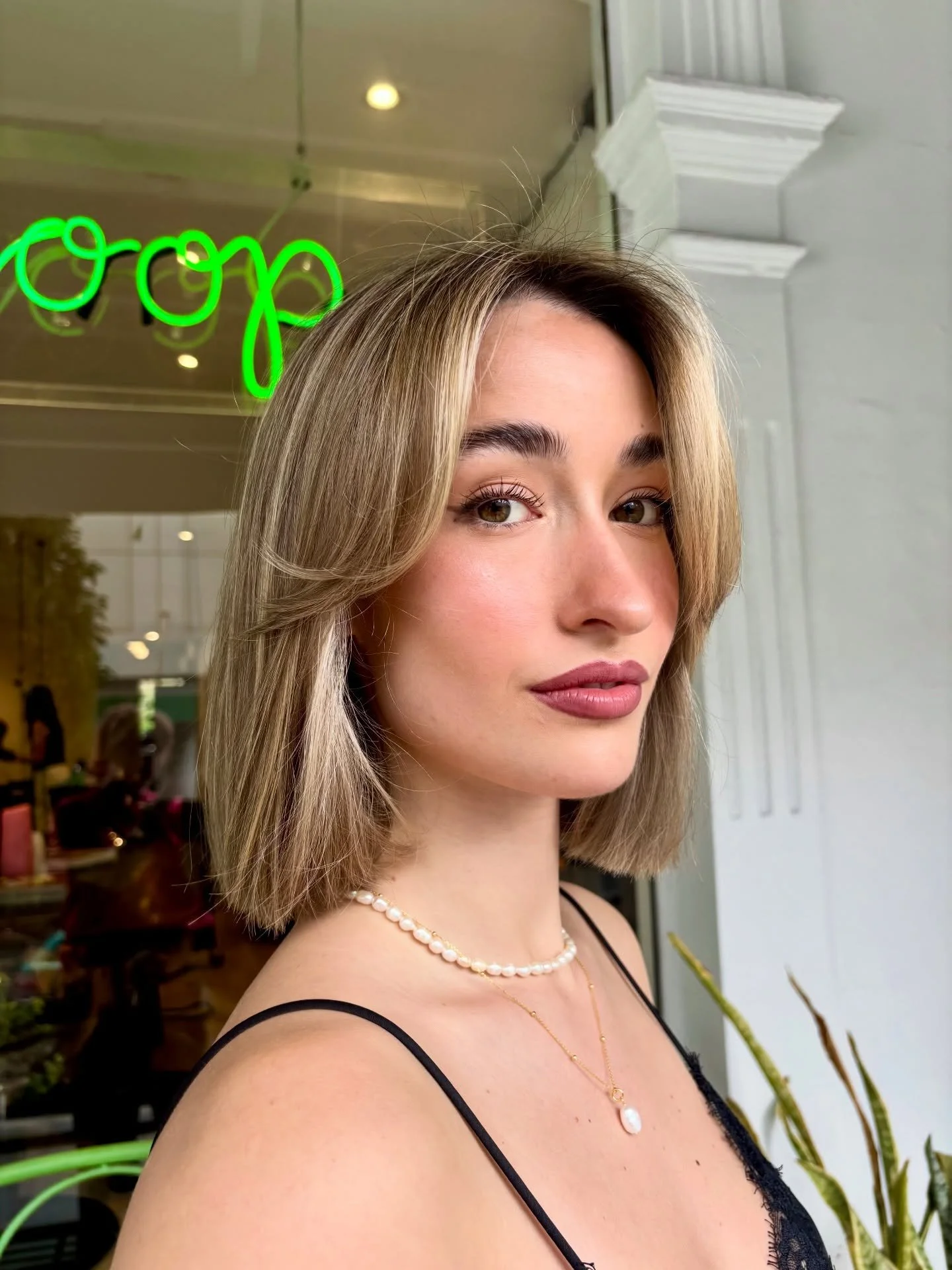 Blending out a scalp bleach with a @haileybieber colour inspo 💅🏻 

Scalp bleaches can be tricky to grow out but with the right blend and using existing lightness can create a stunning effect!

Incorporating @k18hair_australia into any service to he