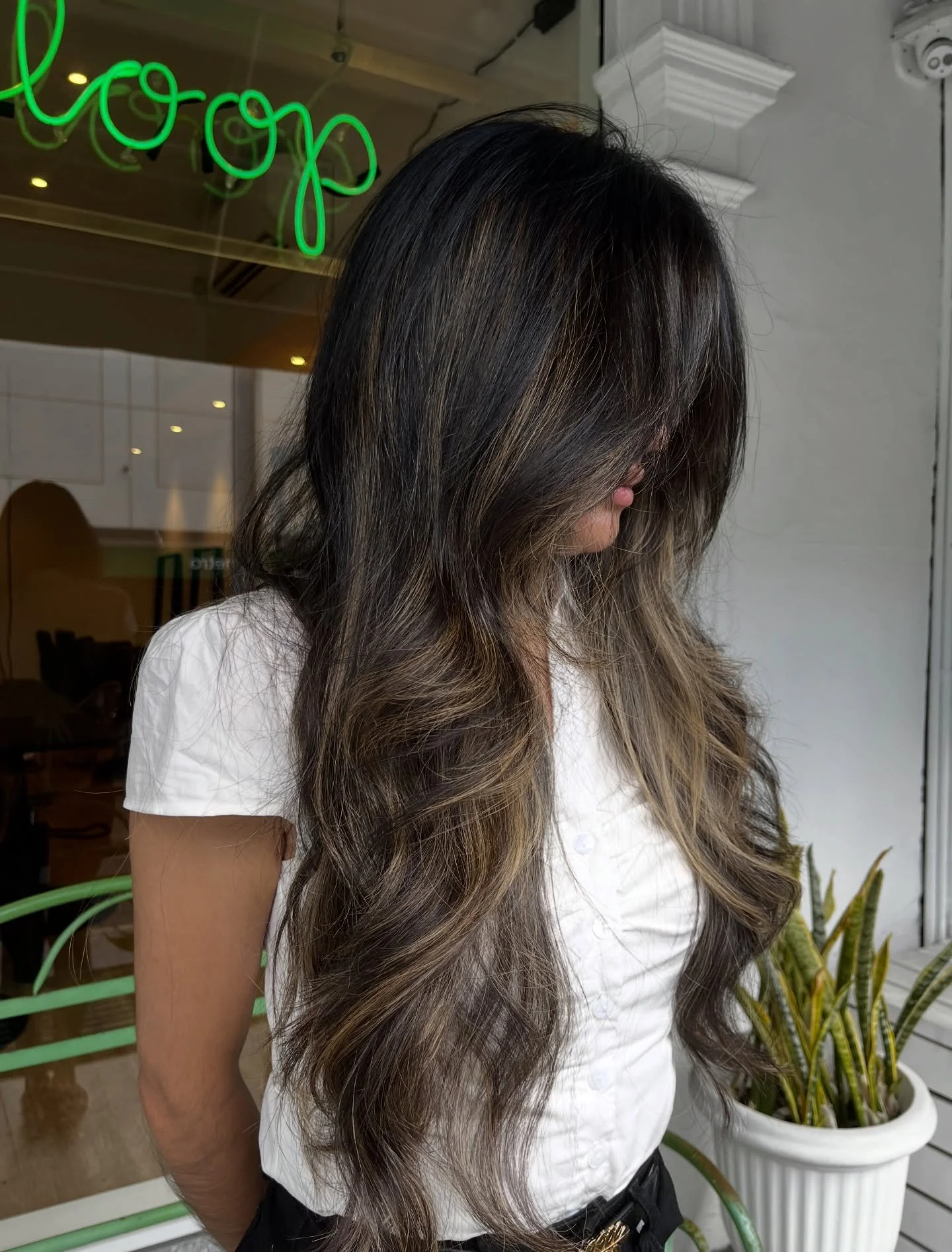 Blended caramel curls 🤎 

Adding a bit of lightness to create depth within your natural colour! Soft waves to finish making everything pop! 
.
.
.
.
.
#curls #caramelhighlights #balayage