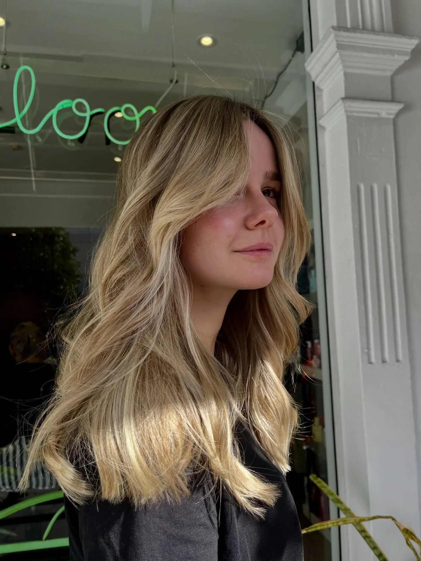 Beautiful golden blonde inspo! ☀️ 

Holding onto the sunshine before winter comes through with this golden blonde! 
.
.
.
.
.
#goldenblonde #newhair #hair #softwaves