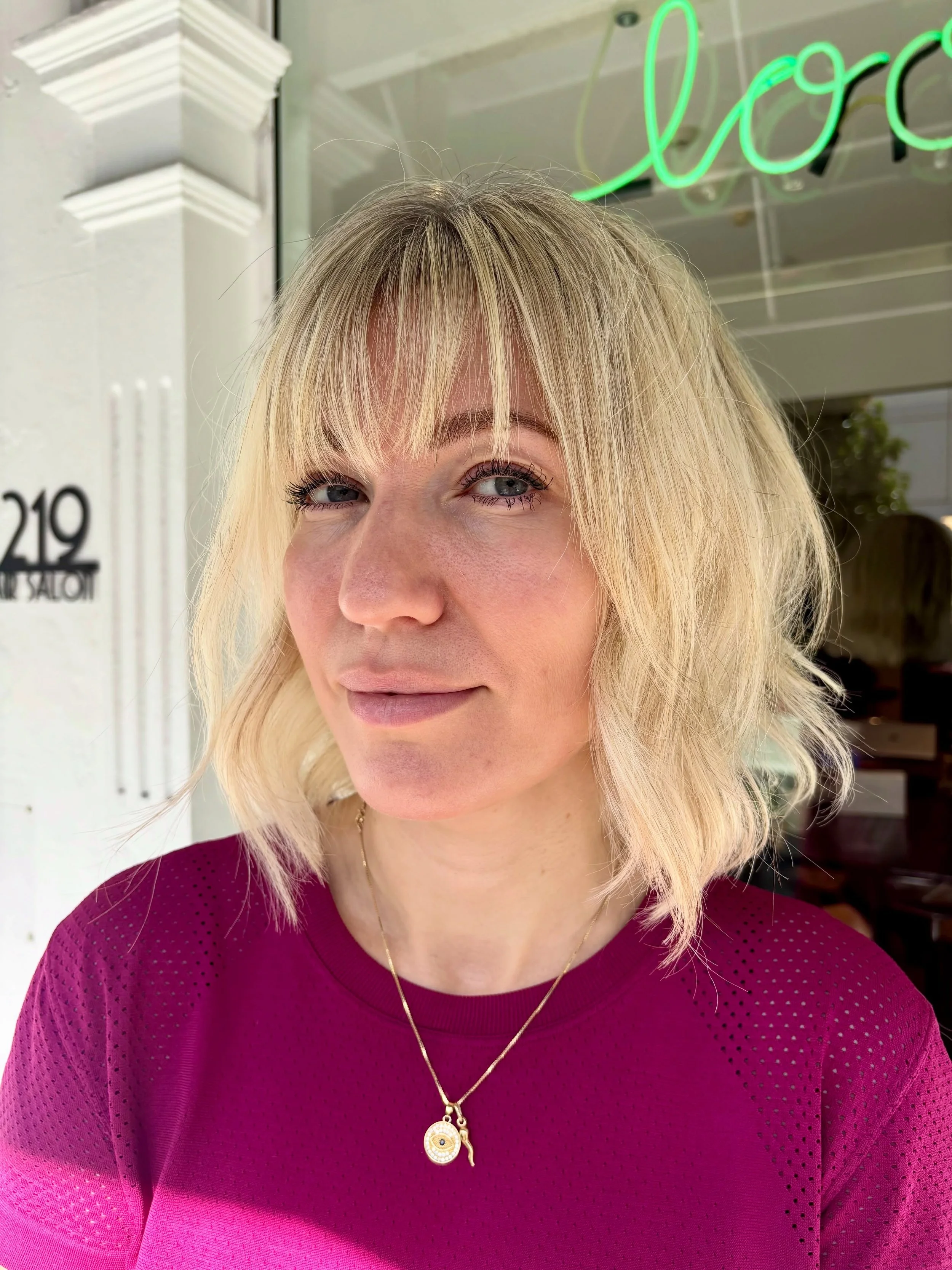 Forever in our bob era ! Bonus points with a fringe 🙈 
.
.
.
.
#bob #fringe #haircut