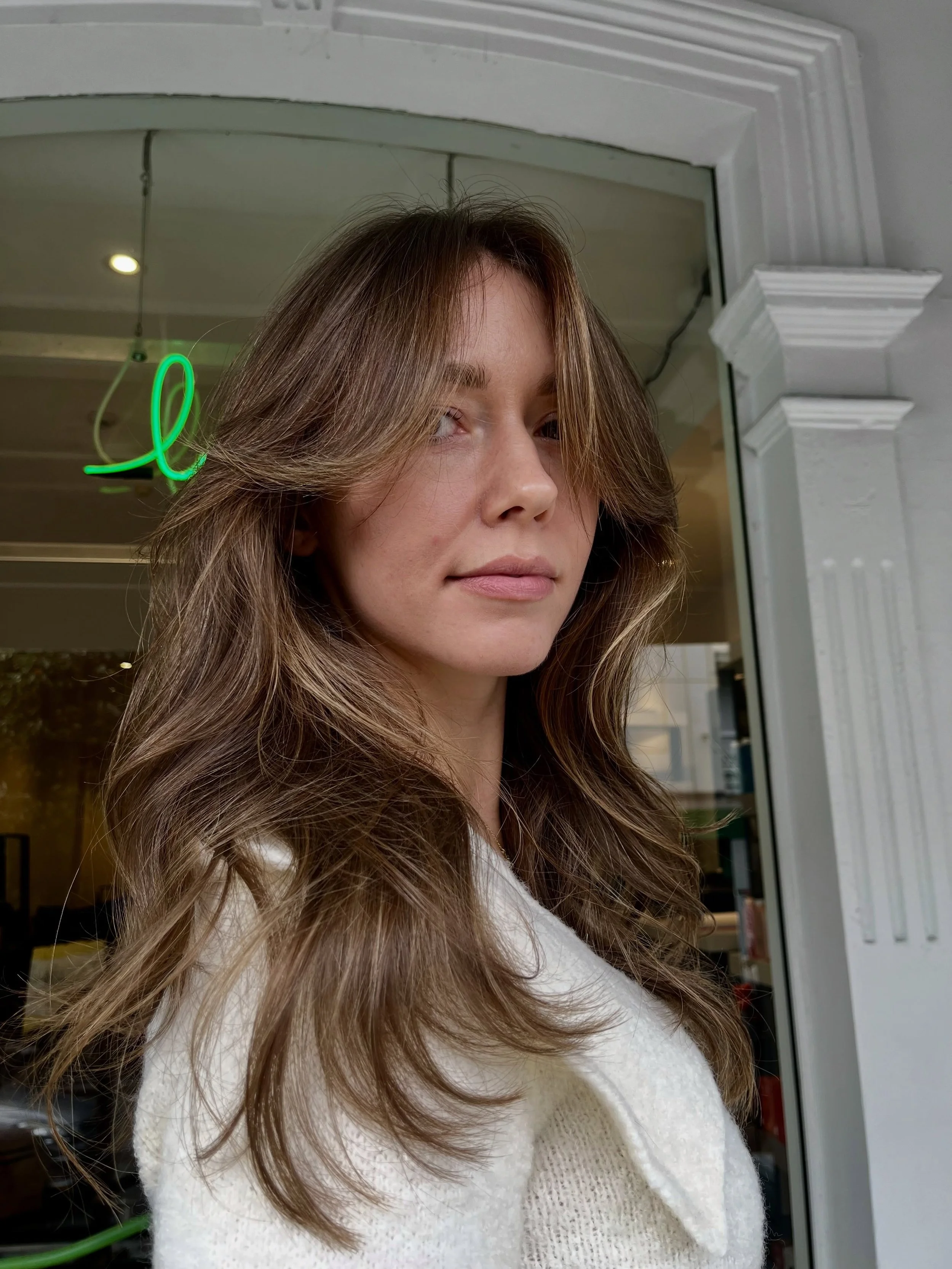Blended layers with a curtain bang&hellip; doesn&rsquo;t get any better than this 💆🏼&zwj;♀️
.
.
.
.
#haircut #softlayers #curtainbangs