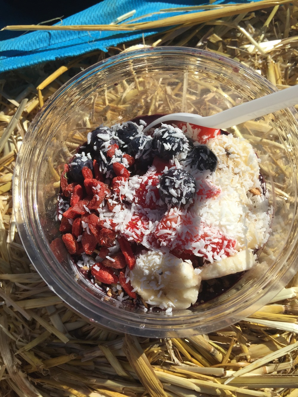Boa Vida Acai bowl breakfast