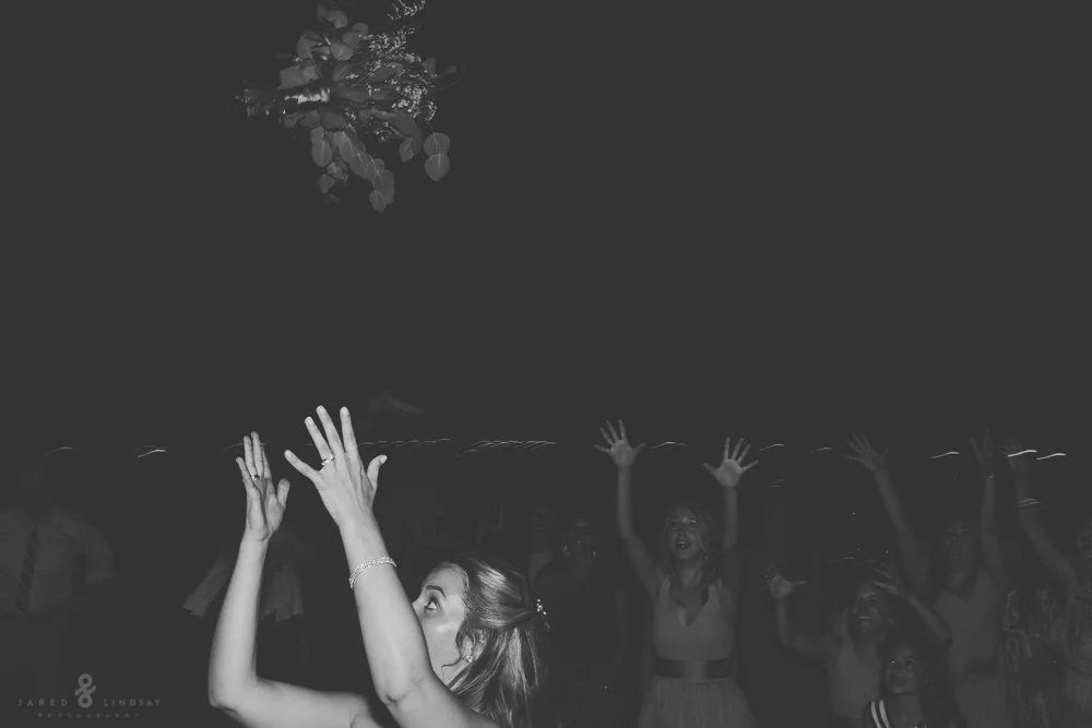 Bride during buque toss
