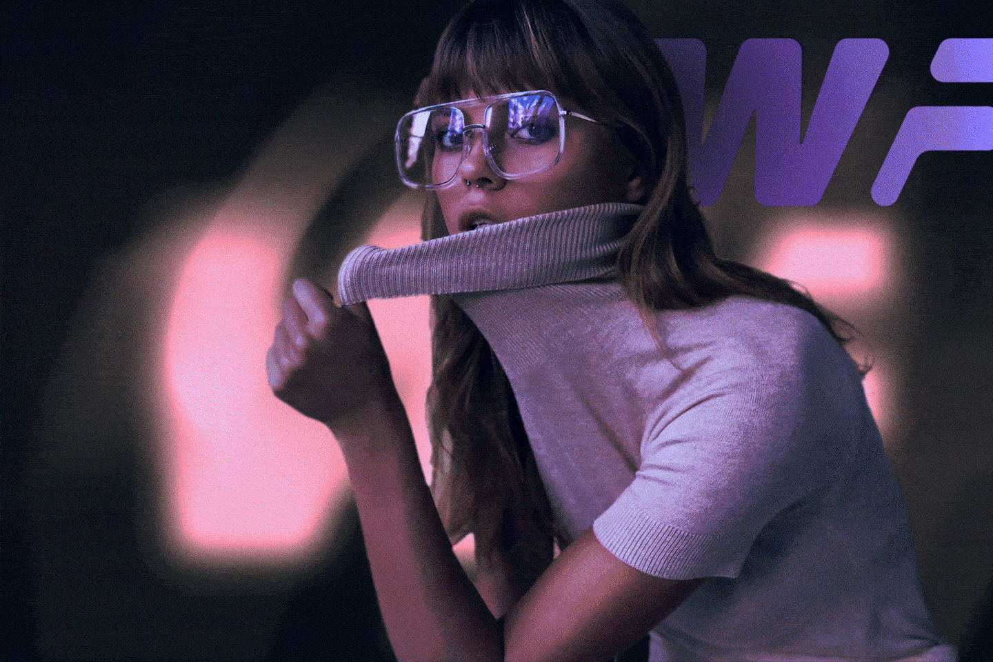 Fashion_1000_F_330433353_0093_00_OG_5-ezgif.com-optimize (3).gif