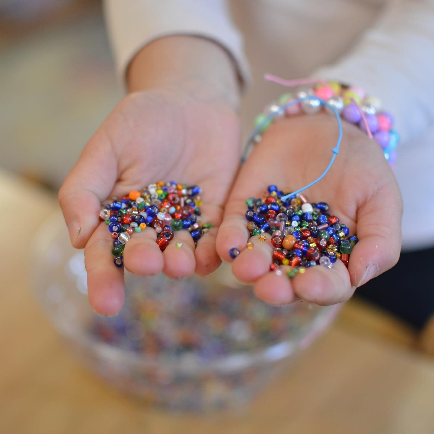 ✂️ Rainy Friday mornings are for crafting with friends! 

✨ From small school practicing scissor skills to first grade working on knot tying, the kids at Nantucket Lighthouse School make hands-on learning fun!