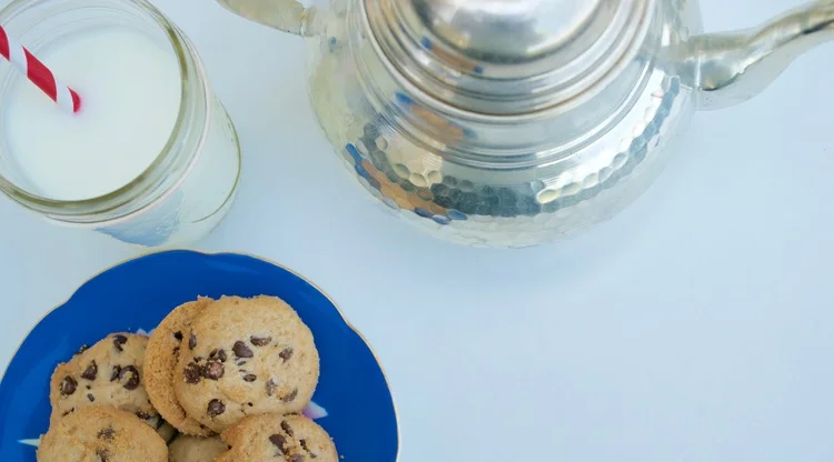 intuitive-eating-cookies-and-milk.jpg