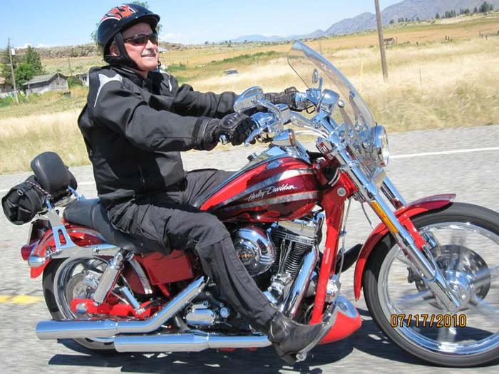 Riding my Screamin' Eagle Dyna in Winthrop WA