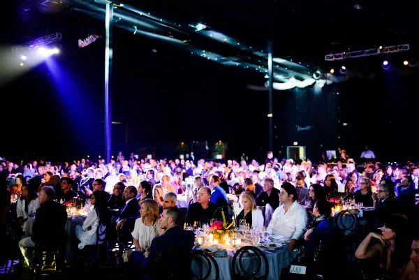mana-dinner-crowds.jpg