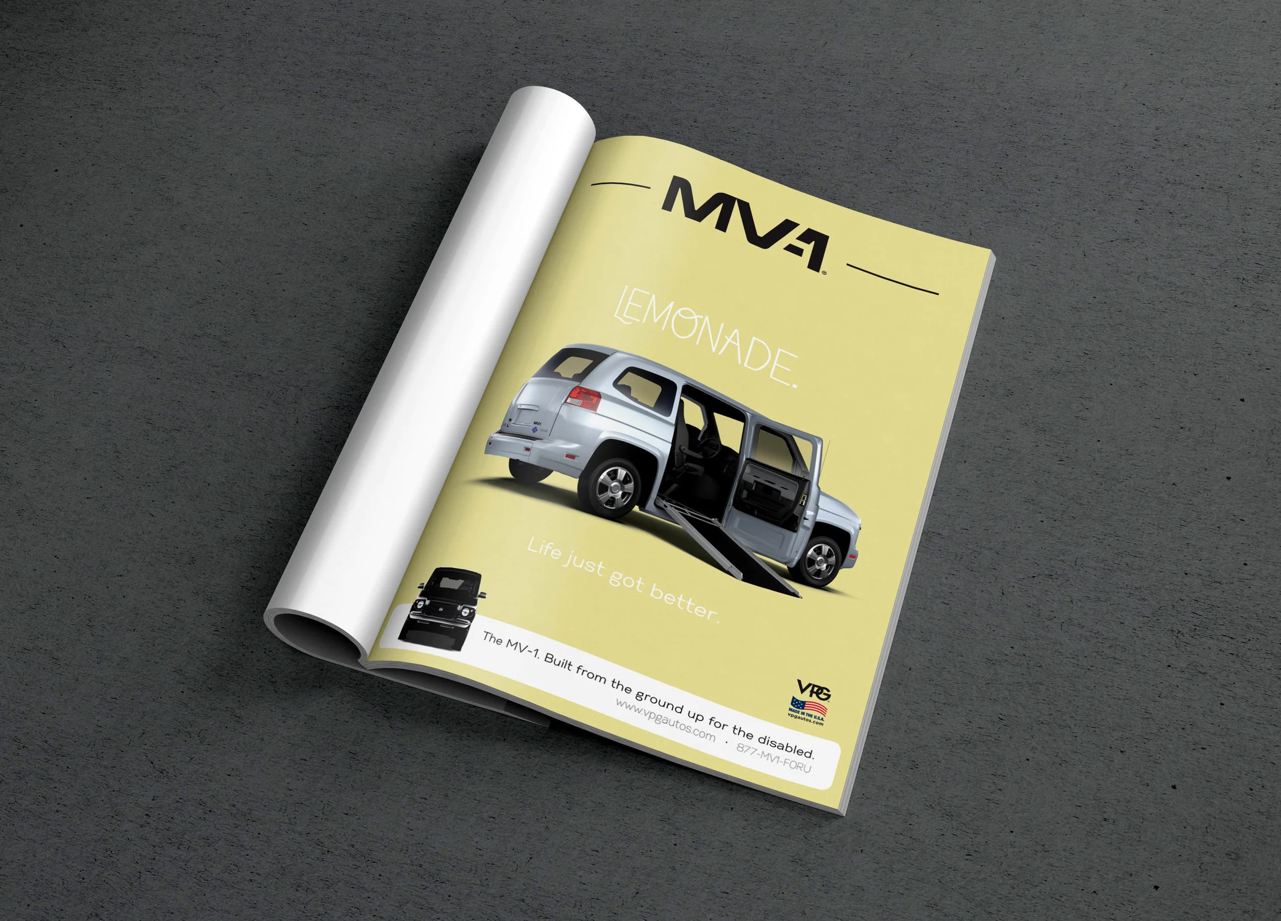 MAGAZINE PSD MOCKUP.jpg