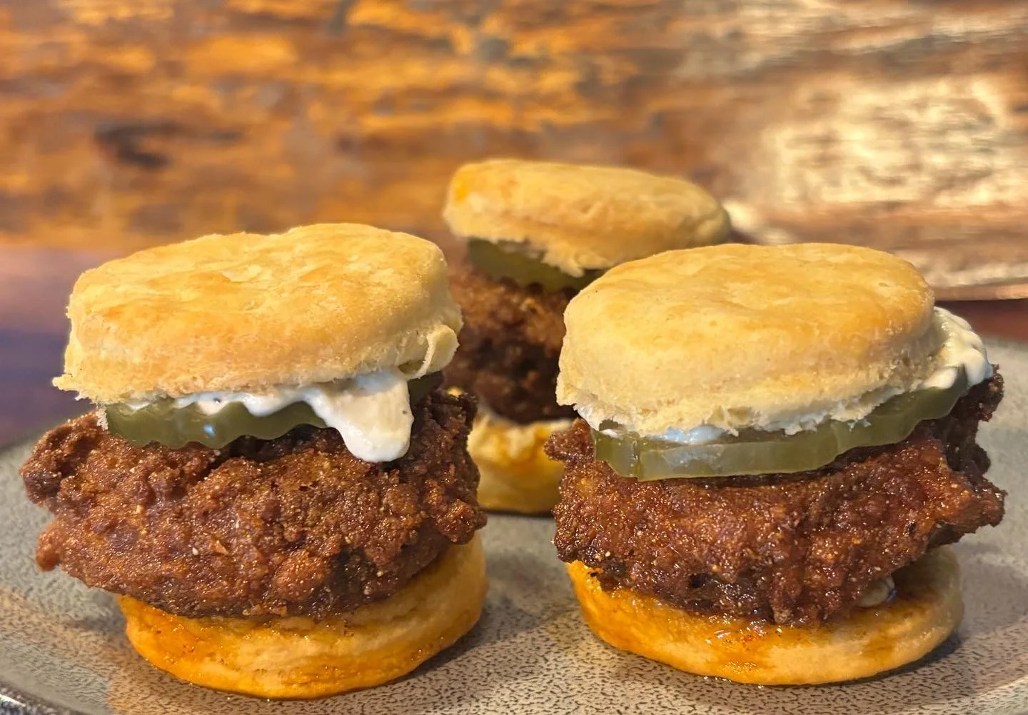 SPECIAL OF THE DAY! Tofu Chk’n sliders, 3 for $10. Feeling spicy, make them Nashville Hot. Serving these until we run out 🤤
#plantbased #special #nashvillescene