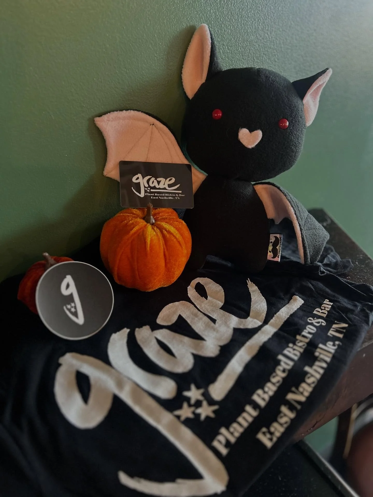 The Halloween Pop-Up is less than 1 week away! Wear a costume for your entry into our spooky raffle! What you can win:
🎁 $30 Graze gift card
🦇a plush bat from @plushdaddymatto
👕Graze T-shirt and sticker
Come snack, sip, and win! We can’t wa
