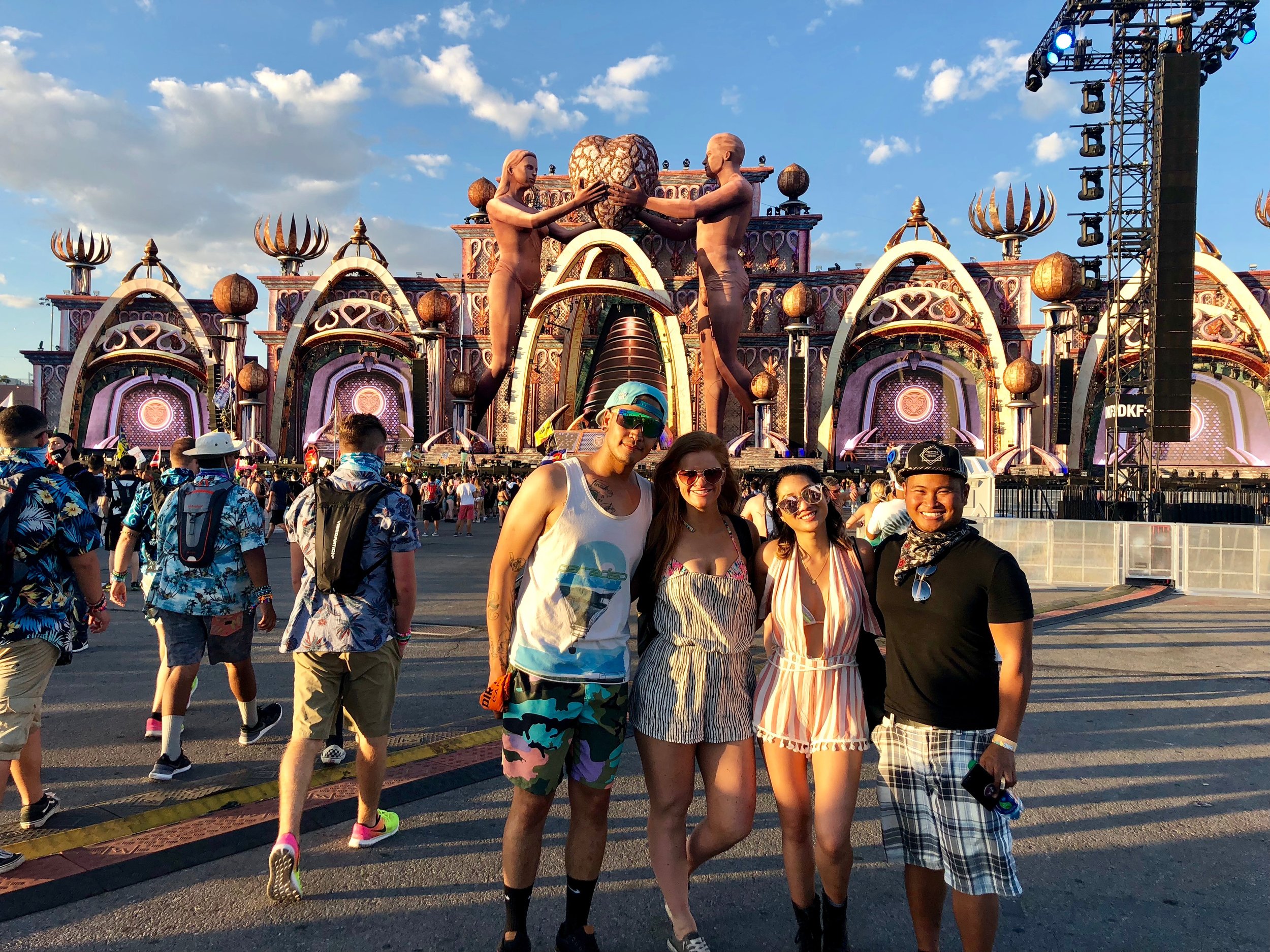 Whoa! What to wear to Tomorrowland — Whoakimosabe