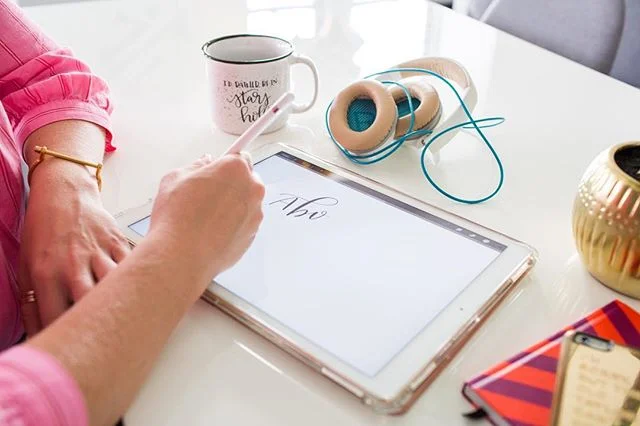 Oh hello week! Let&rsquo;s do this! 🙌🏼💞☕️
.
I&rsquo;ve got coffee (aka creative juice) in my cup and a to-do list that is ready to get checked 📝
.
Here&rsquo;s to a productive week, lady bosses! What&rsquo;s your big goal this week?
.
PS...I spen