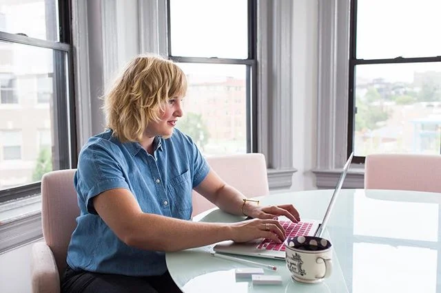 Ready to learn Squarespace like a boss?! 👩🏼&zwj;💻💃🏼🙌🏼 Dive into creating your own Squarespace website with me!
.
My beginner/intermediate Squarespace 101 course will quickly bring you up to speed on using the platform and get you building your