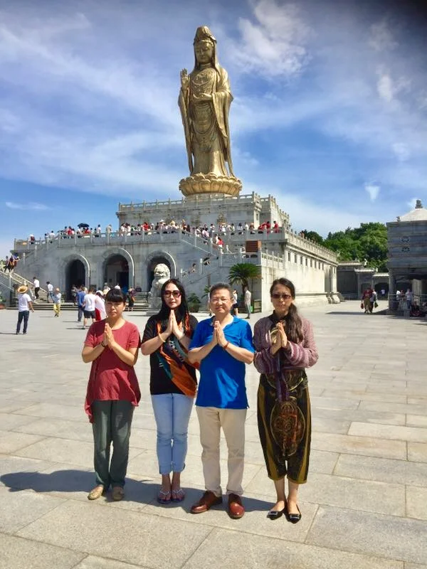 Pilgrim to Putuo Mountain