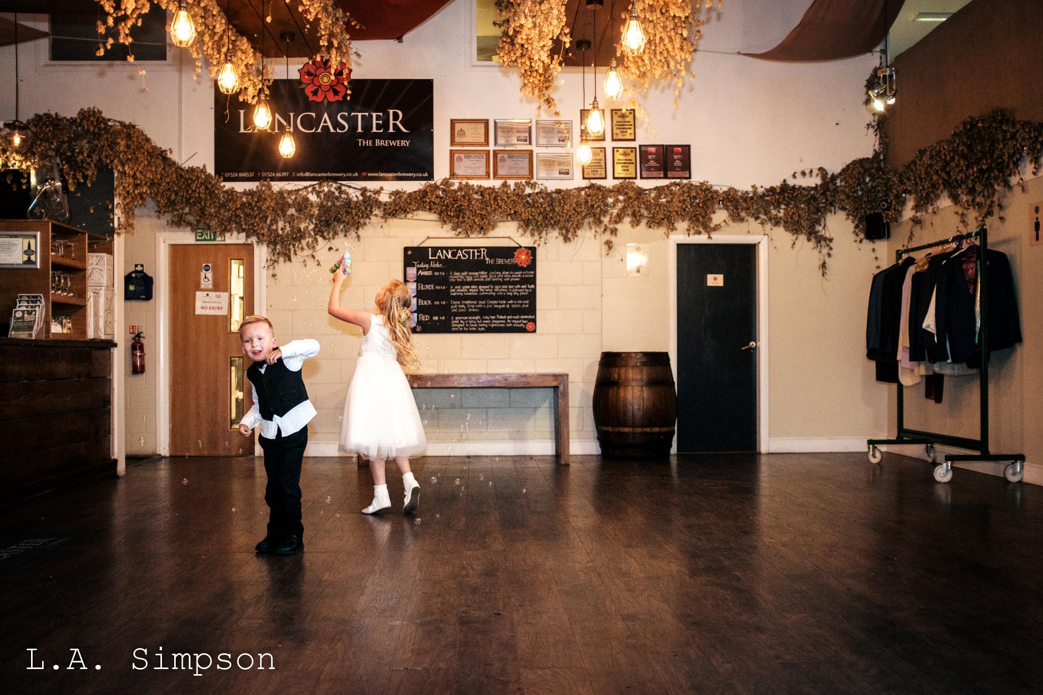 Lancaster_Memorial_Lancaster_Brewery_Wedding_Photography33.jpg