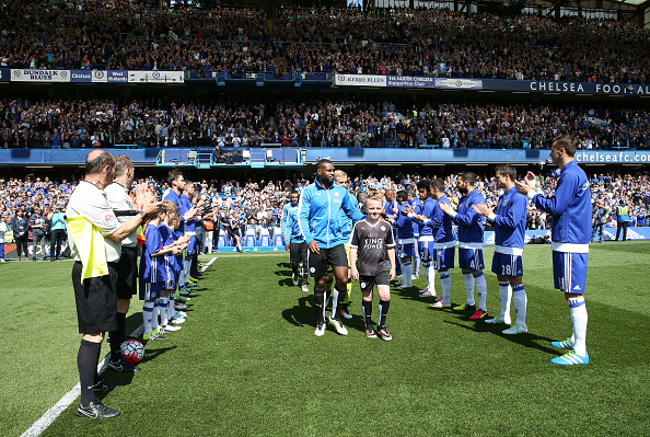 LONDON, ENGLAND - MAY 15 : Leicester City receive a guard of honour from Chelsea at Stamford Bridge ahead of the Premier League match between Chelsea and Leicester City at Stamford Bridge on May 15th, 2016 in London, United Kingdom. (Photo by Plumb Images/Leicester City FC via Getty Images)