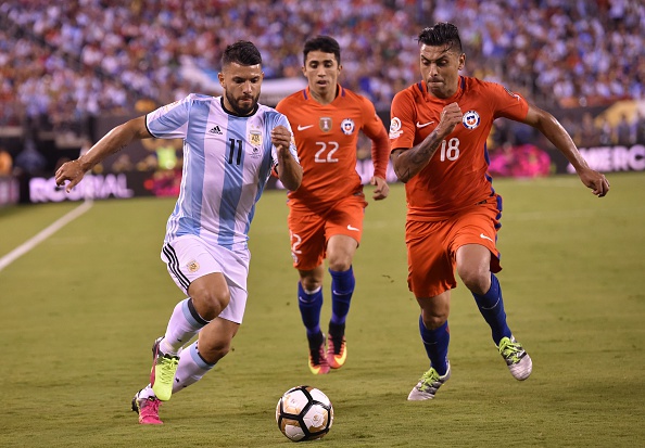 Whitlock thought that the U.S. will never be successful against bigger oppositions if the players from lower-income families, like many of the South American stars at the beginning, aren't brought through the system. (Photo by NICHOLAS KAMM/AFP/Getty Images)