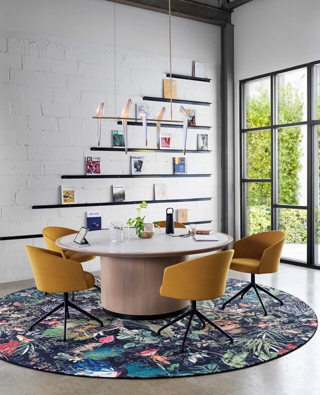 Round table discussions get an upgrade with new Steelcase Winter 2020 product. Follow the link in our bio to explore all the newness ➡️⁠
⁠
⁠
⁠
⁠
⁠
#design #interiors #office #officedesign #officegoals #officespace #alaskalocal #alaskabusiness #worksp