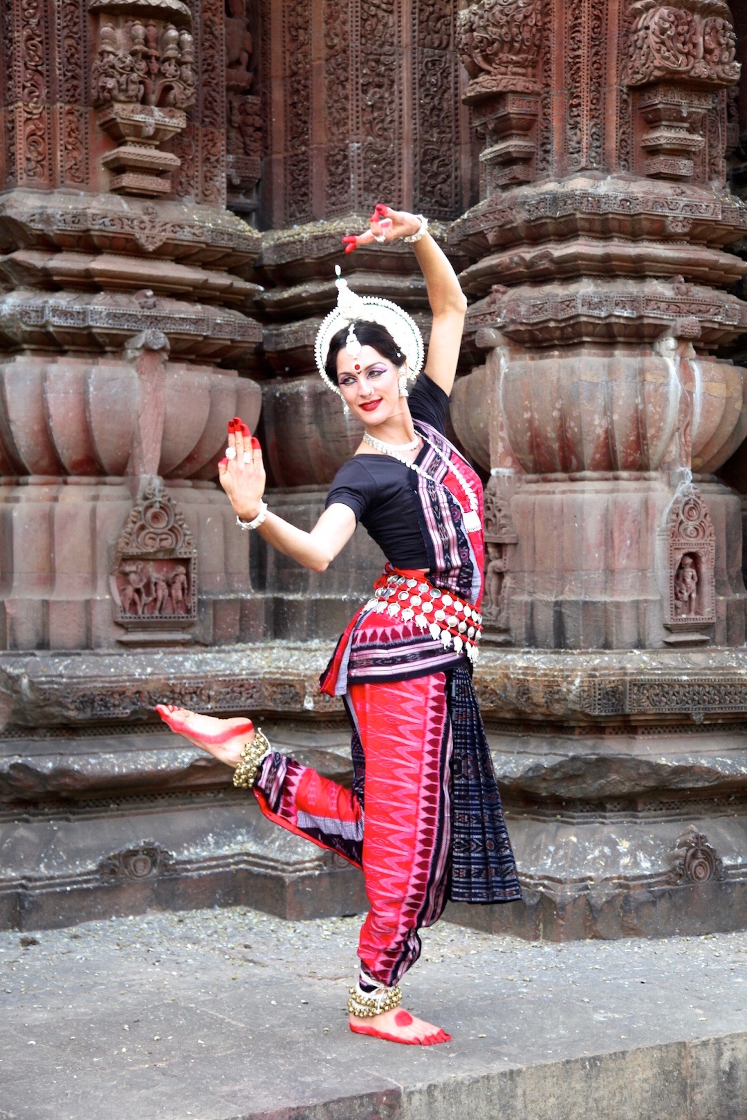 Tenley in Rajarani Mandir, 2014