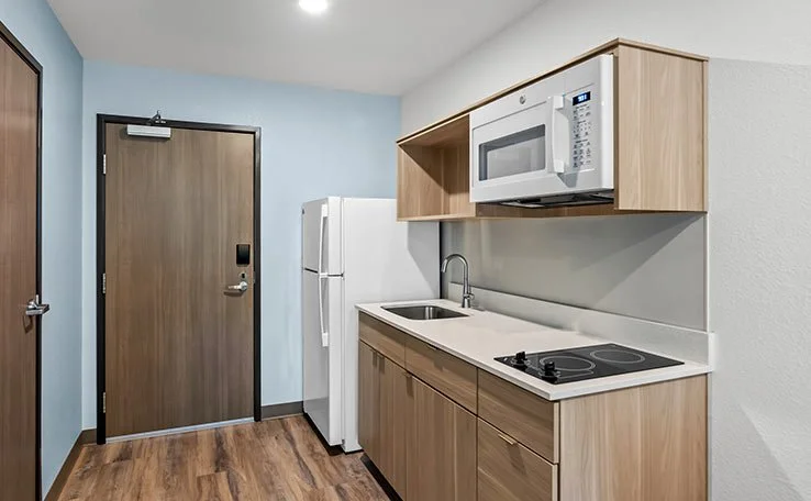 WOODSPRING-SUITES-PALM SPRINGS 2.jpg