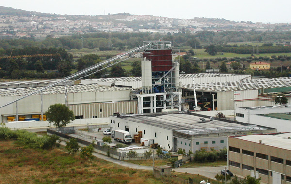 Centrale à béton à tour