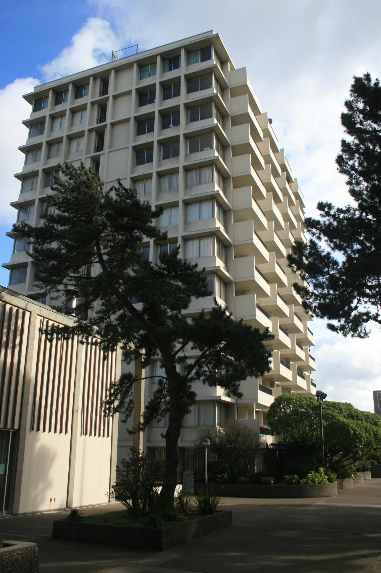 Apply — Martin Luther Tower