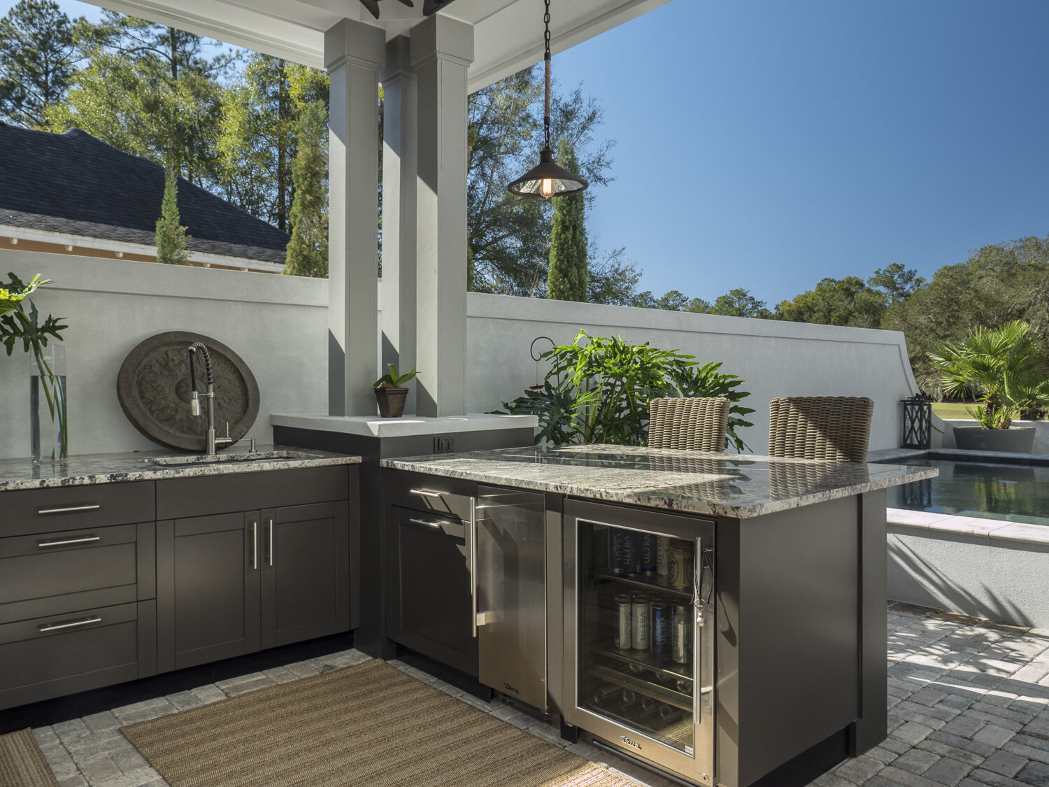 outdoor kitchen design with beverage center