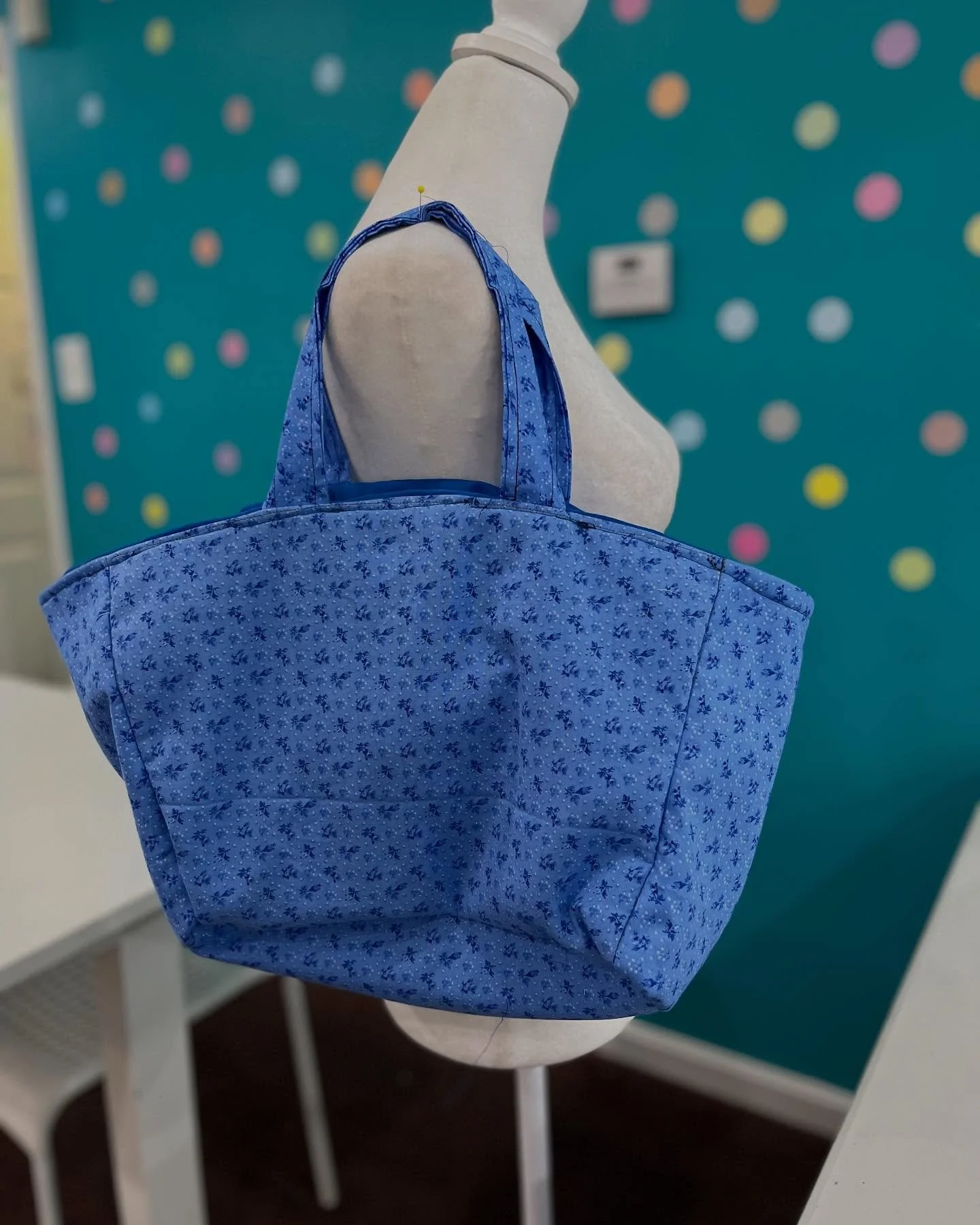 Sew ready for summer vacation with our travel tote! Made by one of our very talented campers ✨ 💫 #kidswhosew #sewingdiy #sewing