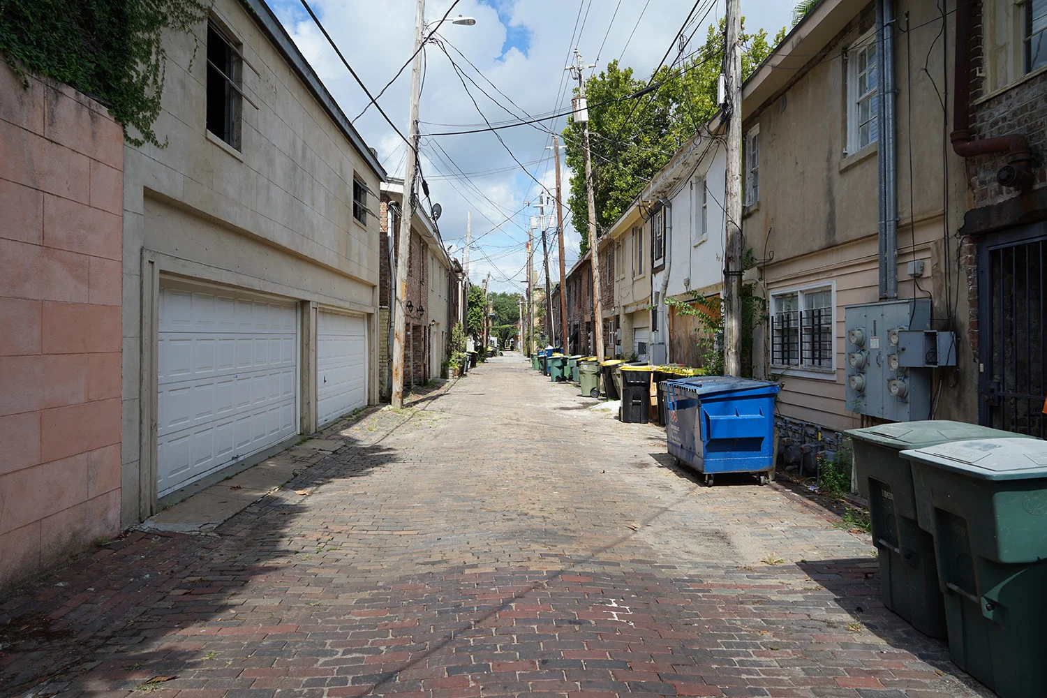 West Gordon Lane at Barnard St., 2016