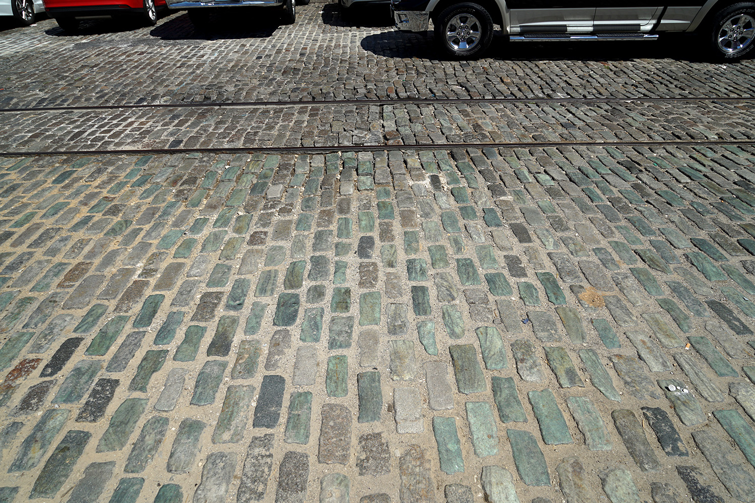Thames Street near South Broadway (east roadway), 2016