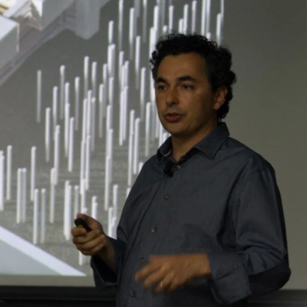 Como a arquitetura influência na trama de um filme