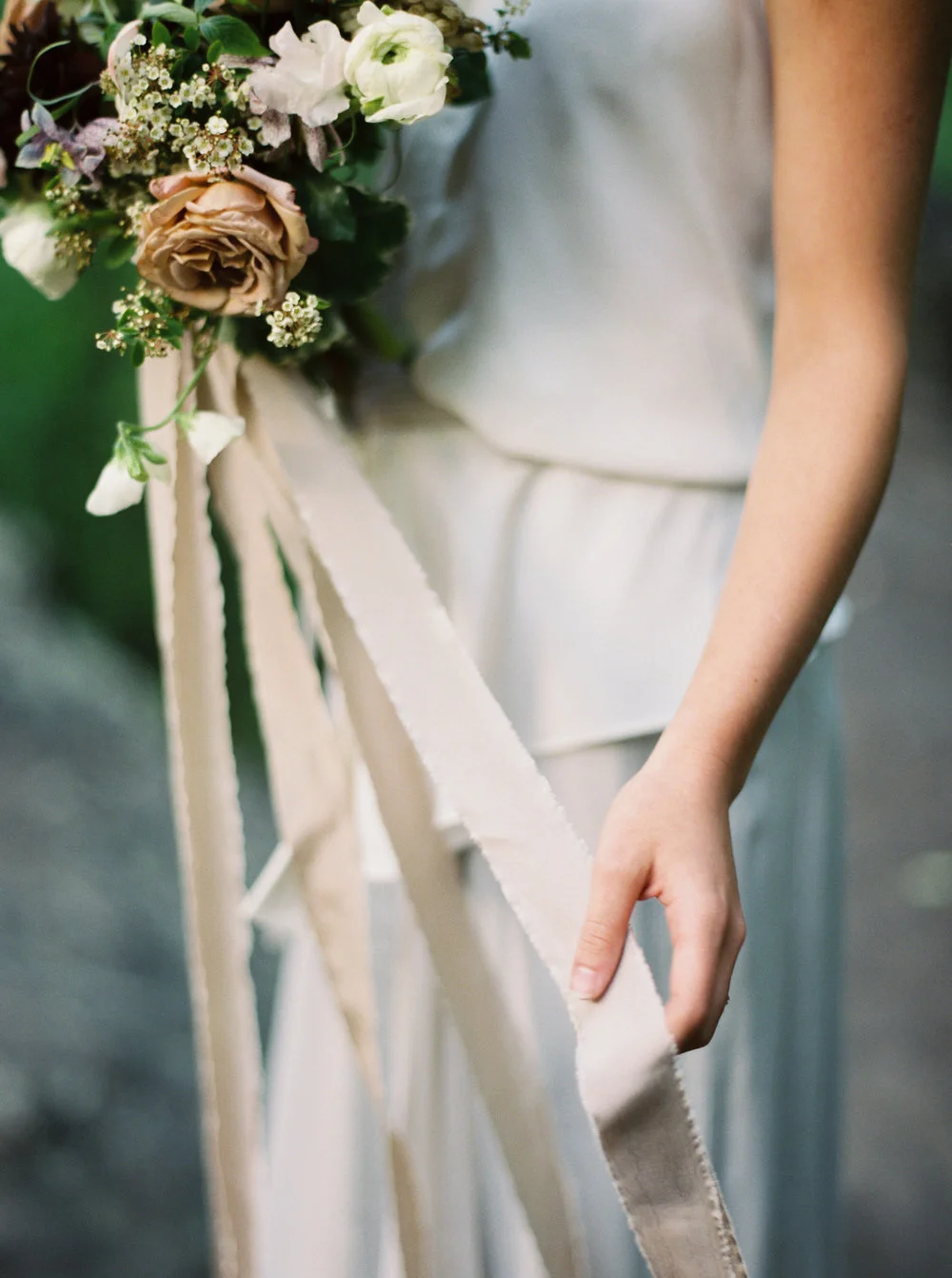 mary-mcleod-amy-osaba-events-ginny-au-soft-spring-flowers-dogwood-hellebore-pink-purple-white-green33.jpg