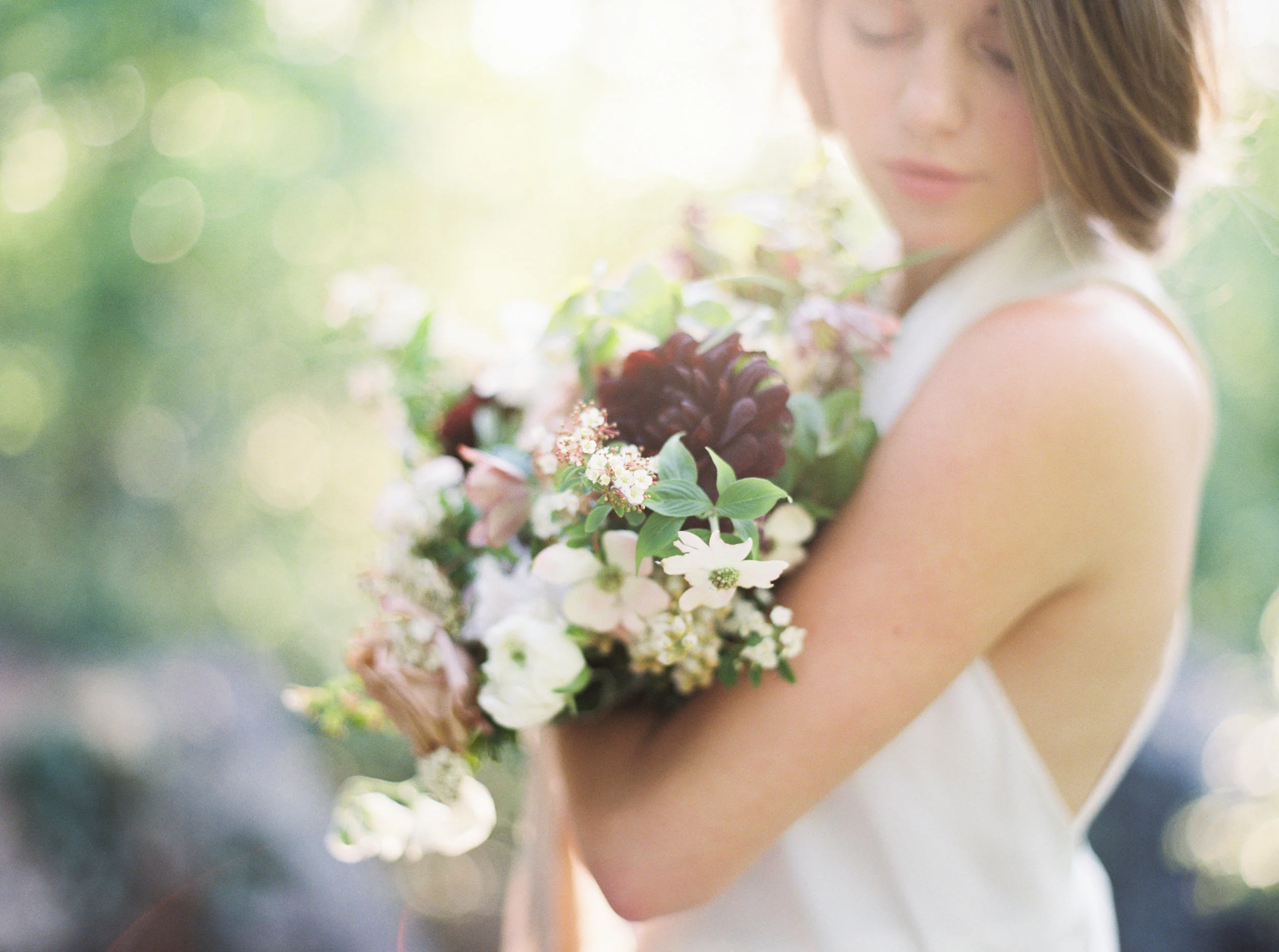 mary-mcleod-amy-osaba-events-ginny-au-soft-spring-flowers-dogwood-hellebore-pink-purple-white-green27.jpg