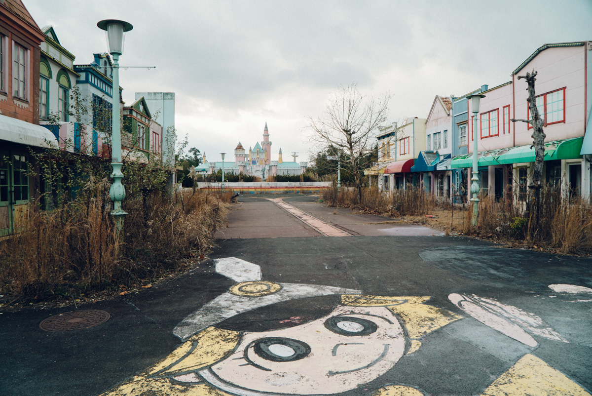 wrenee-nara-dreamland-abandoned-amusement-park-japan-2.jpg