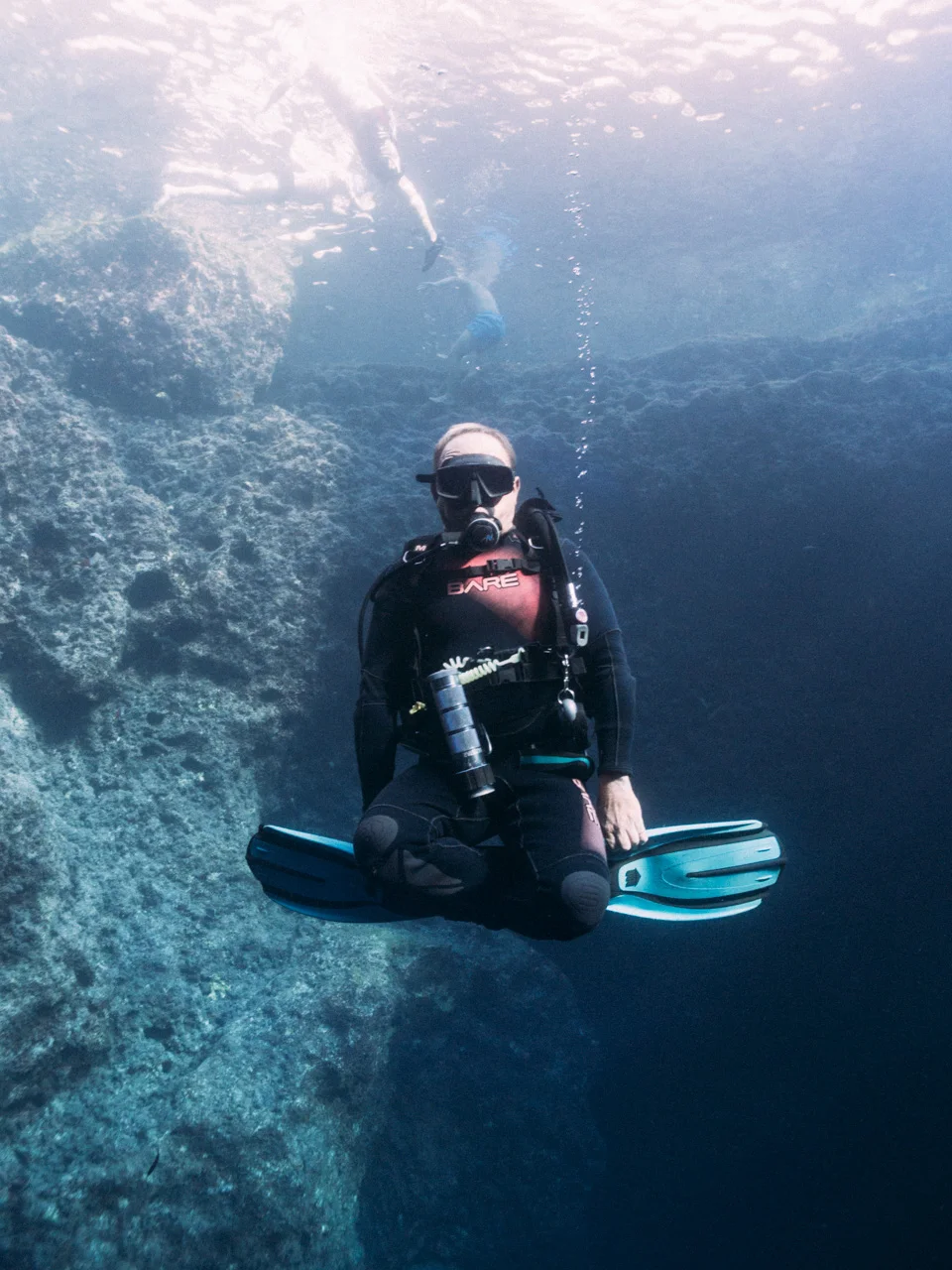 Mike shows off his perfect bouyancy just before we surface up through the blue hole.