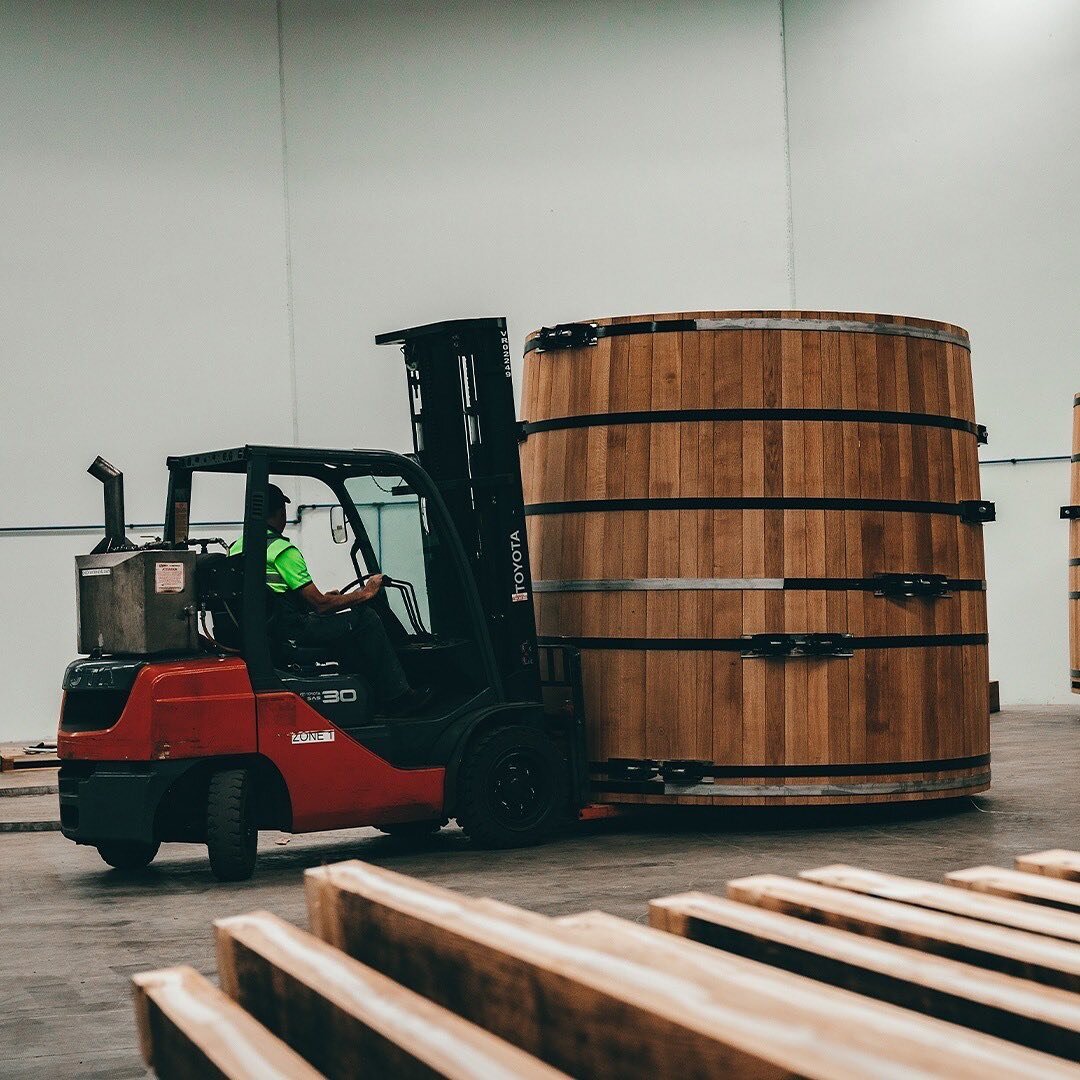 Need large format oak? We&rsquo;ve got the solution just like these beauties at @nedwhisky 👇 - contact: info@fbpropak.com

#repost &bull; @nedwhisky The NED Barrel Houses contain 30 x 14,000-litre oaks vats and the 1 x 25,000-litre super vat. These 