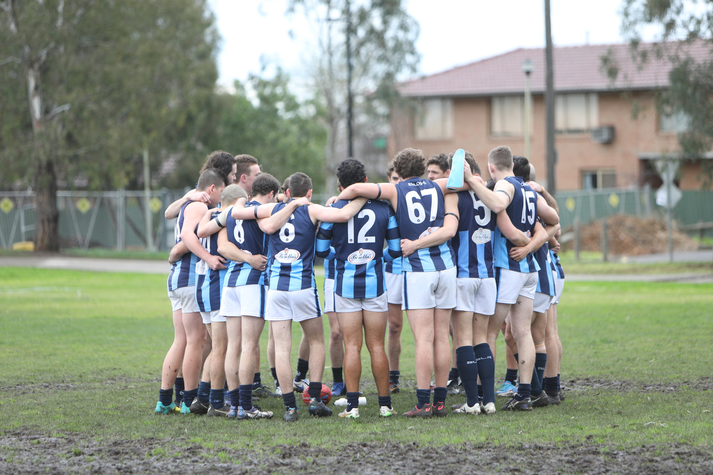 Ressies slip, Seniors shine