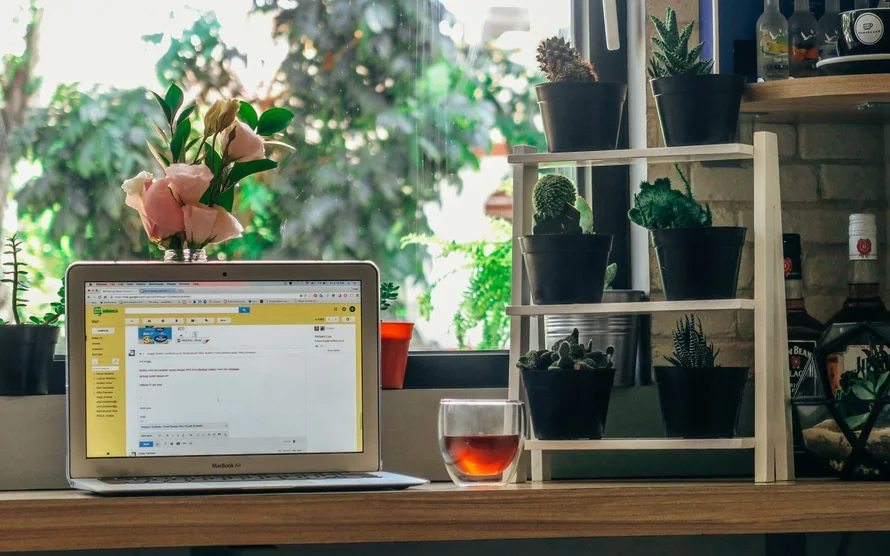 5 ways to work smarter with social media