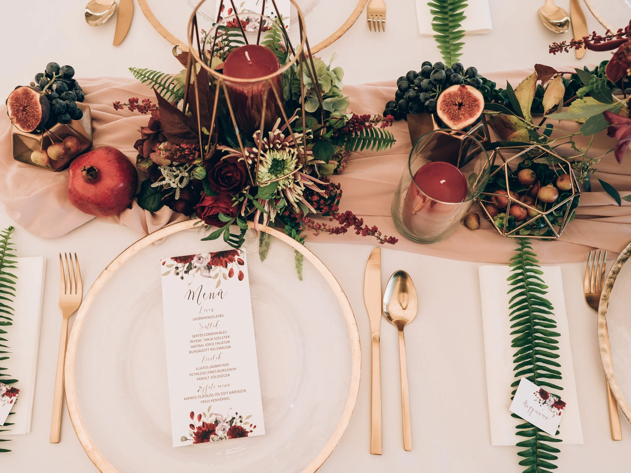 gold rimmed charger plate table setting hire sydney