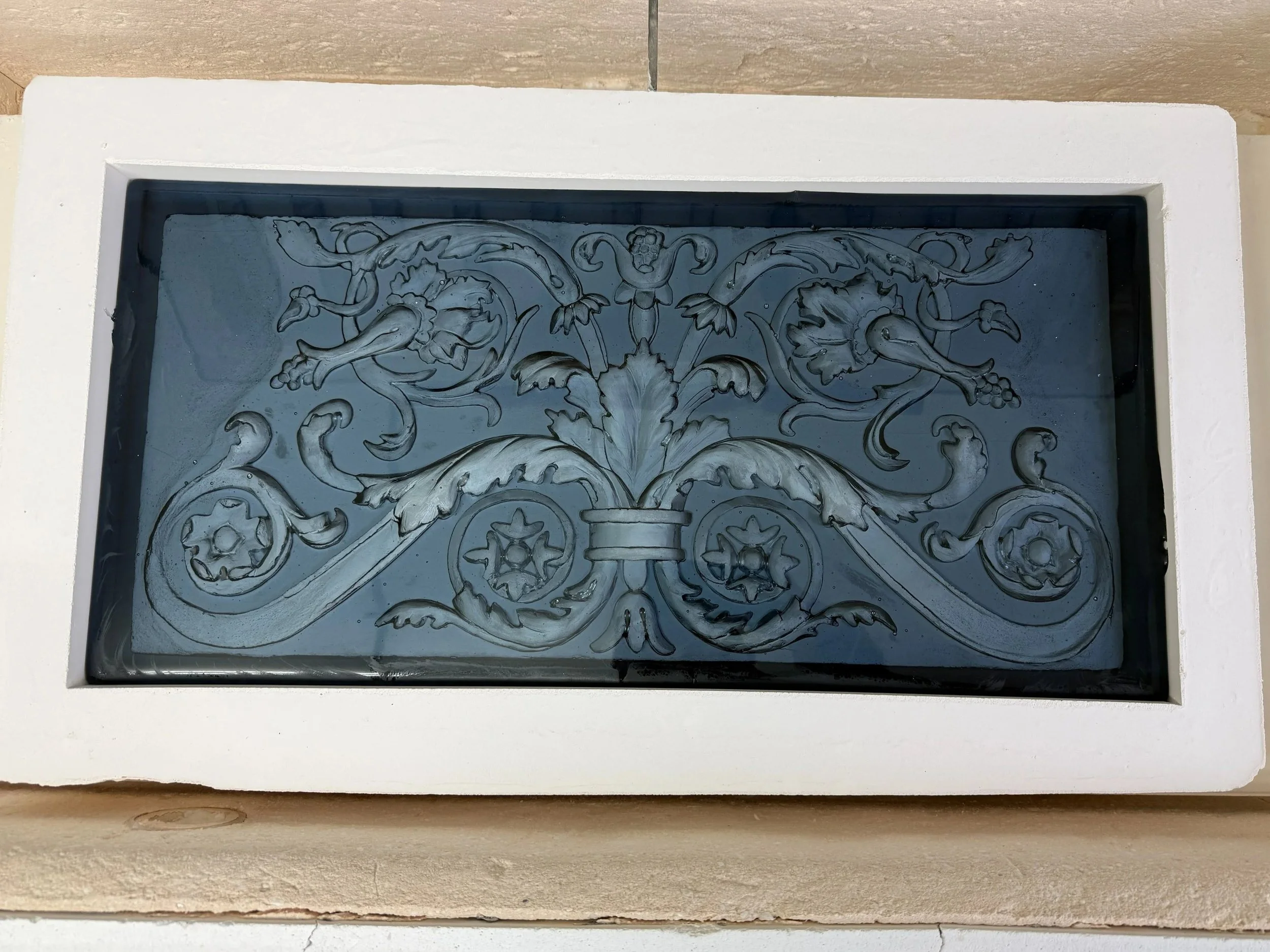 Editing a mould and glass casting