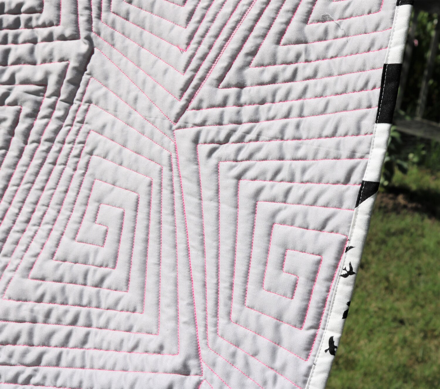 klokke cyklus Solformørkelse Modern Whole Cloth Quilt #1 — Tia Curtis Quilts