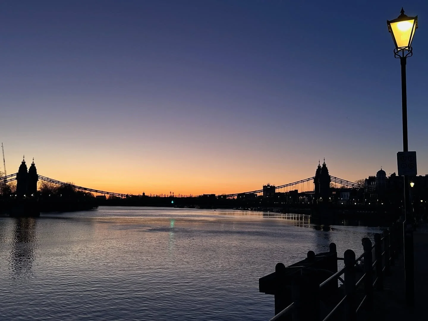 The old hood #dusk #nofilter #hammersmithbridge #london @kikikinsboo