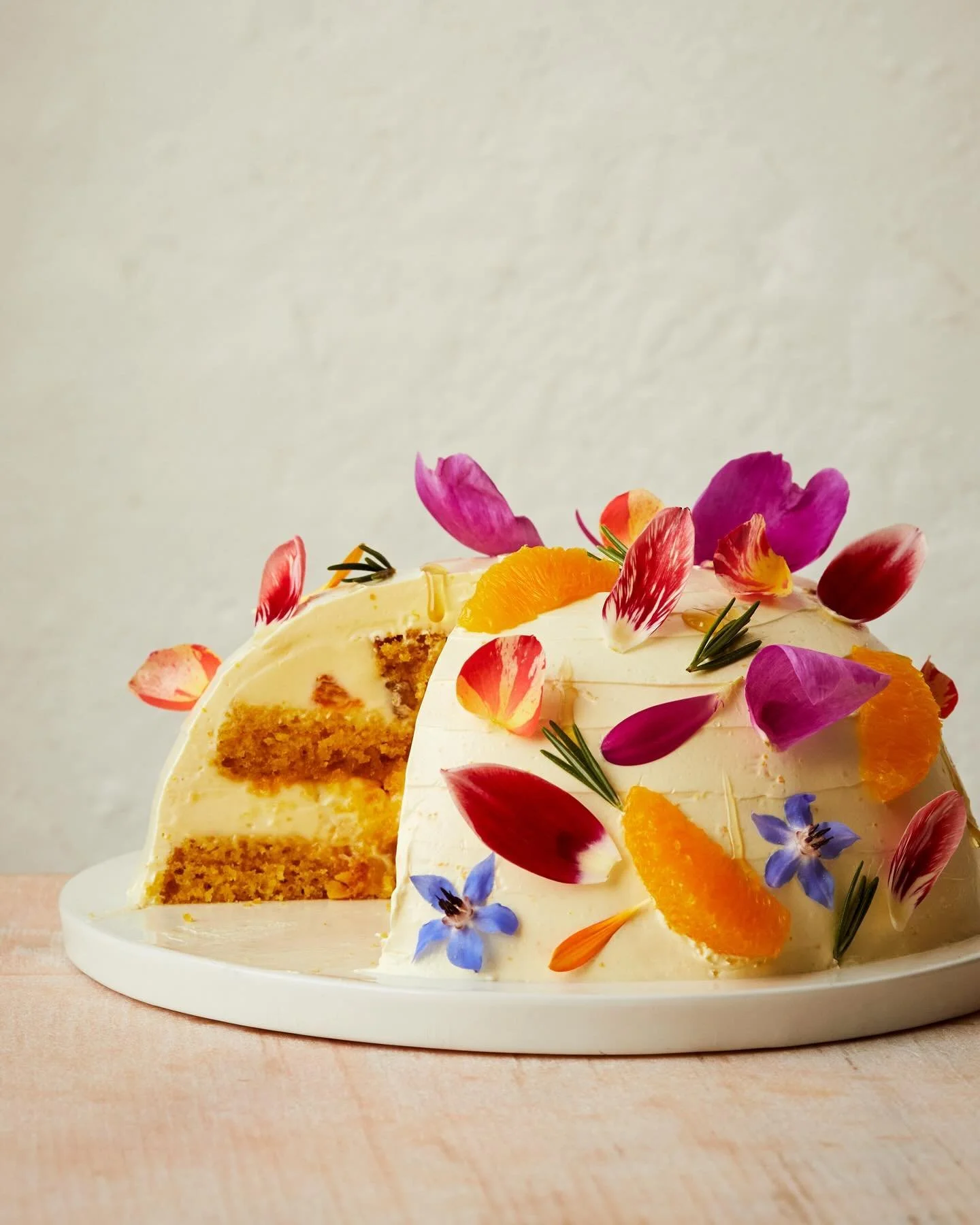 Happy Sift-mas to @nicolaalamb!

Sift is out today - and is a true insight into the brain of Nicola Lamb (a place where all bakers - both professional and aspiring - wish to be). A new bible for the food science nerd (again, professional and aspiring