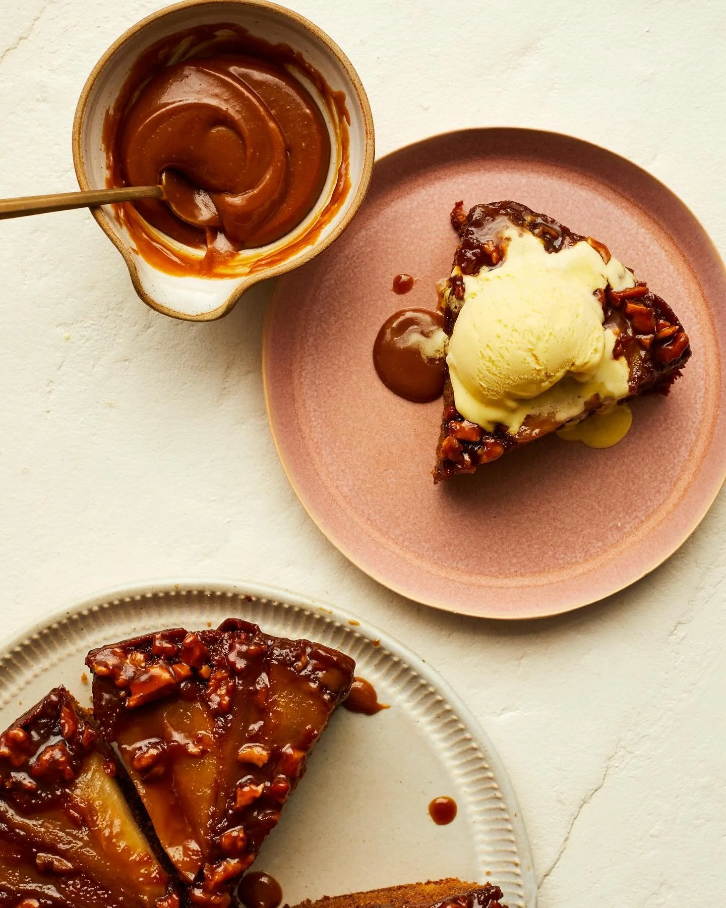 Some rainy day comfort from @nicolaalamb&rsquo;s Sift! Feels like autumn is well and truly here. 

🍐Sticky Caramel, Pear and Walnut upside down cake
🥧 Chicken pie with suet crust collab with @rosiemackeanpastaqueen - it&rsquo;s a reallll goodie 
🍎