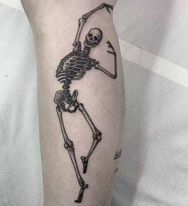 We love this dancing skeleton tattooed last year by @truth.tattoo 🖤 miss you Andy! X