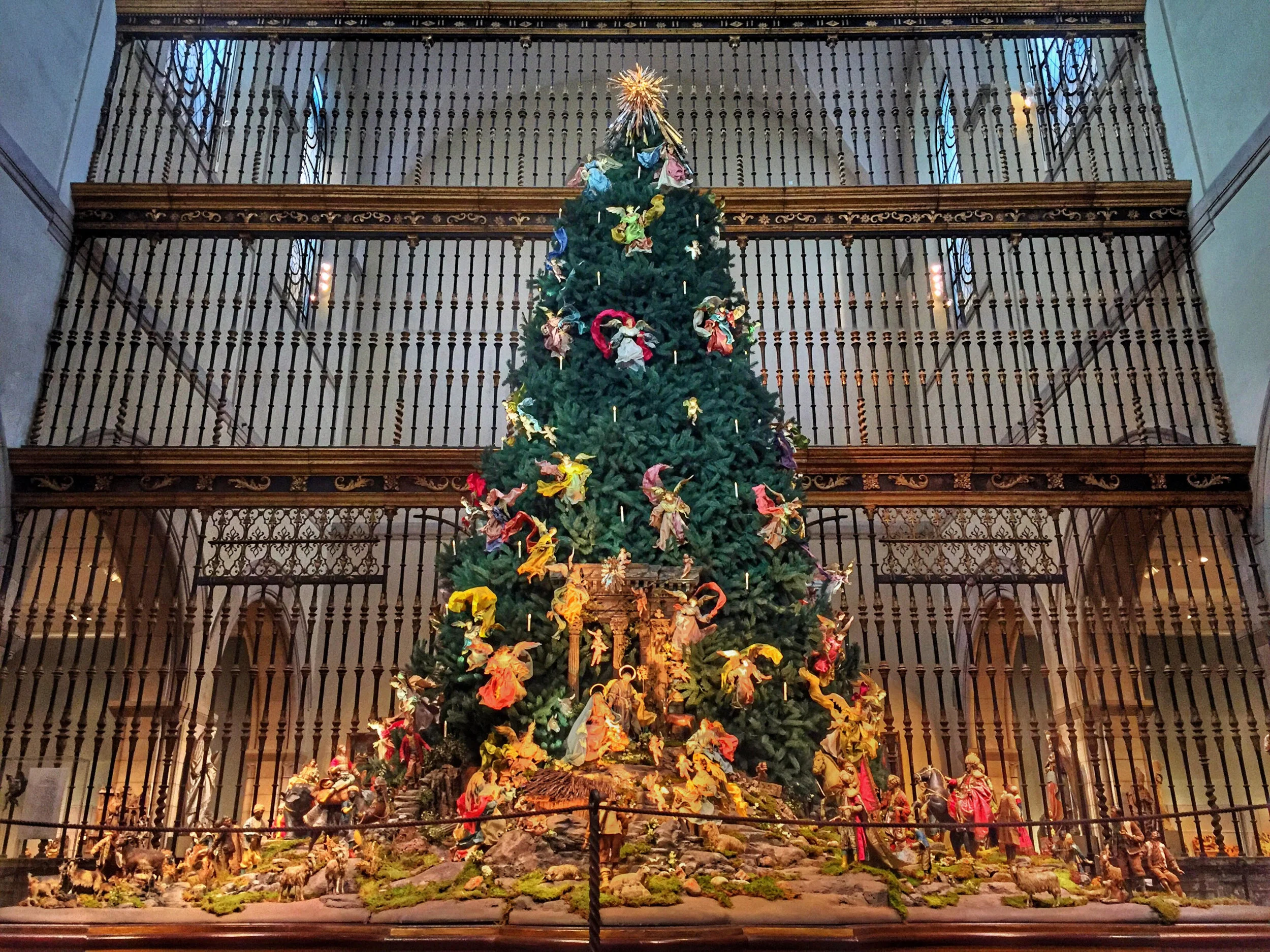 Met Christmas Tree