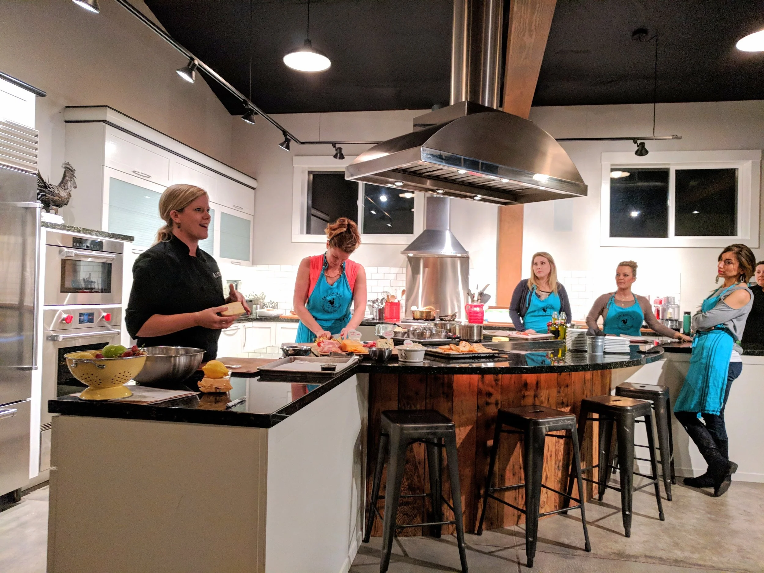 Jessica sharing the "secrets" of the meat & cheese plate
